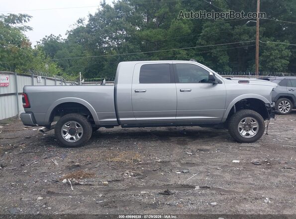 3C6UR5TL2NG207946 2022 RAM 2500 Серебряный Вид задней части салона