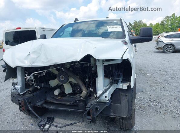 3C7WR4AJ4RG301882 2024 RAM 2500 White Առջևի վահանակի տեսք