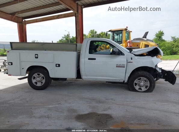 3C7WR4AT9GG335895 2016 RAM 2500 White Widok wnętrza z tyłu