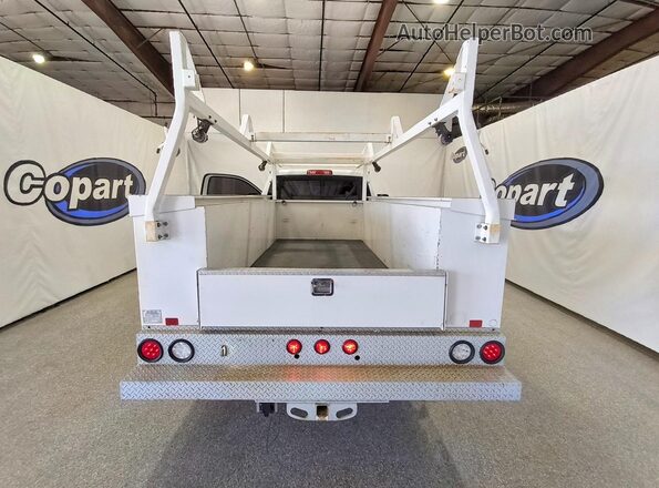 3C7WR8AL3HG677982 2017 RAM 3500 White Rear view