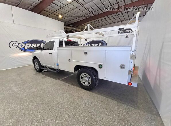 3C7WR8AL3HG677982 2017 RAM 3500 White Rear left
