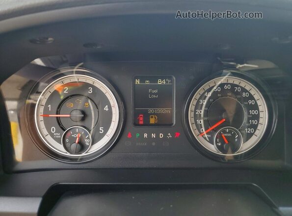 3C7WRMDL9JG335463 2018 RAM 5500 Black Instrument cluster view