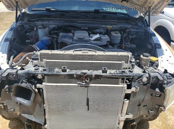 3C7WRTCL6HG699877 2017 RAM 3500 White Вид задньої частини салону