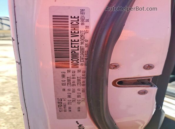 3C7WRTCL6HG699877 2017 RAM 3500 White Вид підкапотного простору