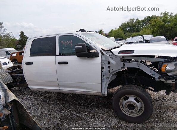 3C7WRTCL8RG345294 2024 RAM 3500 CHASSIS White 360 interior view