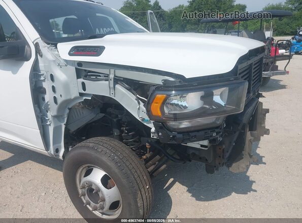 3C7WRTCL8RG345294 2024 RAM 3500 CHASSIS White Dashboard view