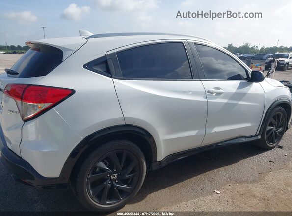 3CZRU5H17NM735322 2022 HONDA HR-V White Rear interior view