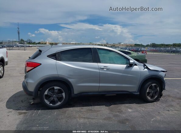 3CZRU5H51JM706833 2018 HONDA HR-V Silver Вид задньої частини салону