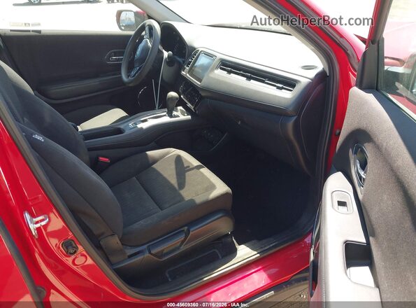 3CZRU5H51JM708078 2018 HONDA HR-V Красный Вид салона спереди