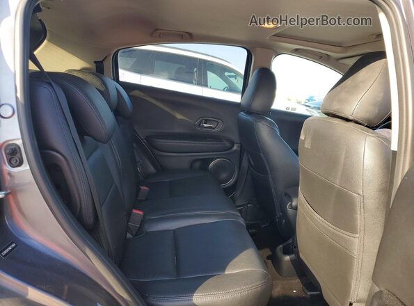 3CZRU5H52HM712604 2017 HONDA HR-V Gray Rear interior view