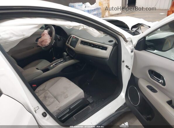 3CZRU5H52JM718103 2018 HONDA HR-V White Front interior view