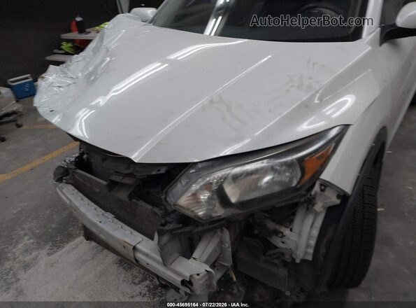 3CZRU5H52JM718103 2018 HONDA HR-V White Front view