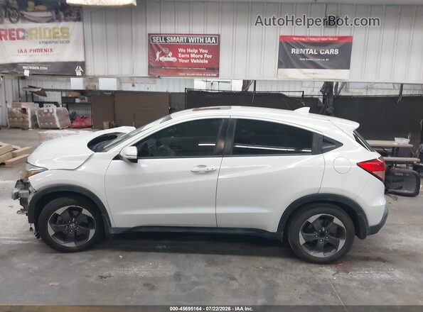 3CZRU5H52JM718103 2018 HONDA HR-V White Rear interior view