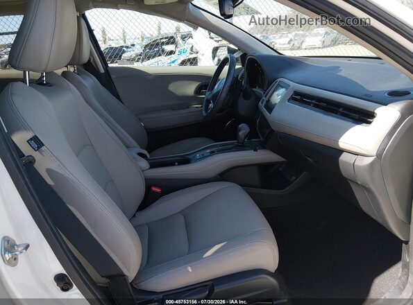 3CZRU5H74KM701323 2019 HONDA HR-V White Front interior view