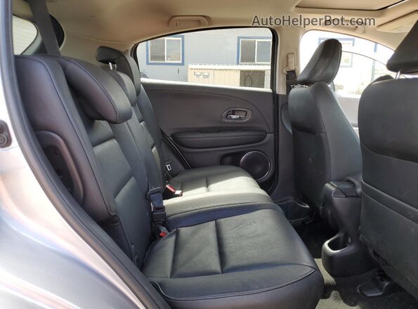3CZRU5H76NM708391 2022 HONDA HR-V Silver Սալոնի հետևի տեսք