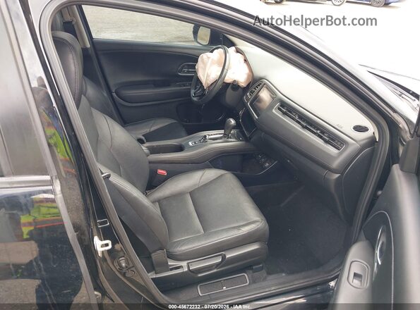 3CZRU5H78HM726086 2017 HONDA HR-V Черный Вид салона спереди