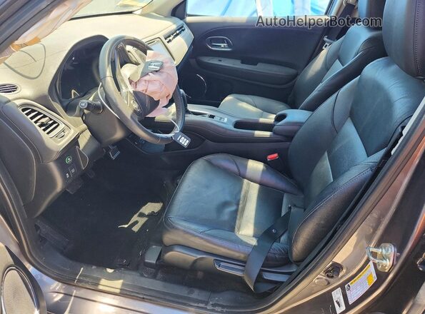 3CZRU5H7XJM714883 2018 HONDA HR-V Серый Вид салона спереди