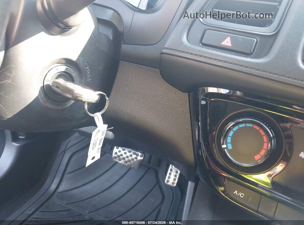 3CZRU6H1XKM721030 2019 HONDA HR-V White Dashboard view