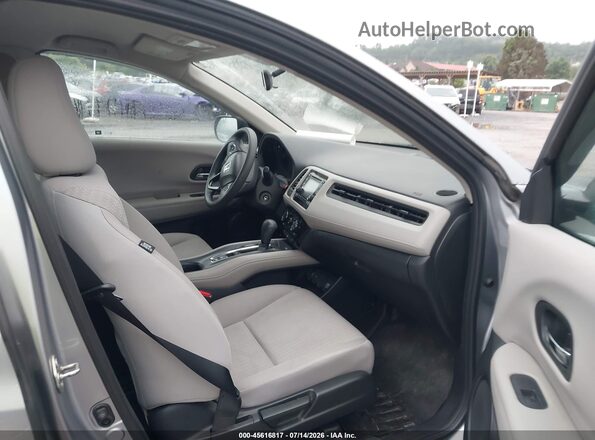 3CZRU6H31HM700156 2017 HONDA HR-V Серебряный Вид салона спереди