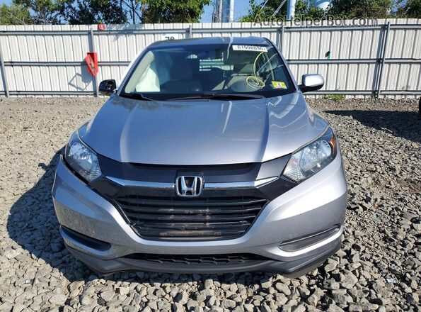 3CZRU6H31JG711582 2018 HONDA HR-V Gray Widok z przodu