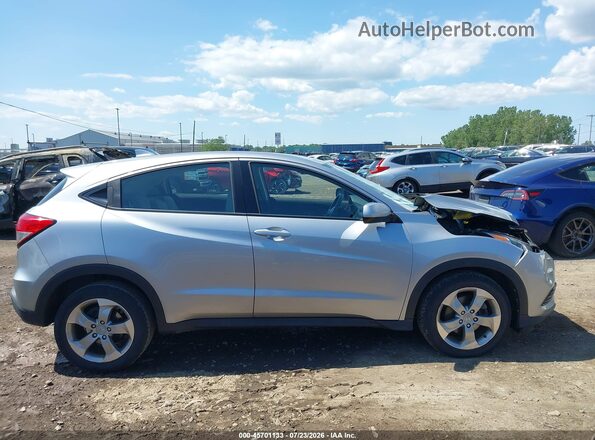 3CZRU6H33KG710130 2019 HONDA HR-V Silver Widok wnętrza z tyłu