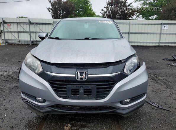 3CZRU6H50HM701297 2017 HONDA HR-V Silver Widok z przodu