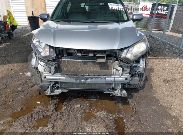 3CZRU6H52JG706814 2018 HONDA HR-V Серебряный Вид спереди
