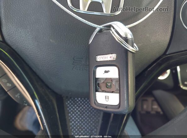 3CZRU6H52JG706814 2018 HONDA HR-V Серебряный Вид панели приборов