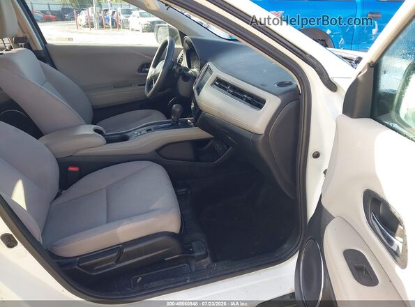 3CZRU6H52JM709956 2018 HONDA HR-V Белый Вид салона спереди