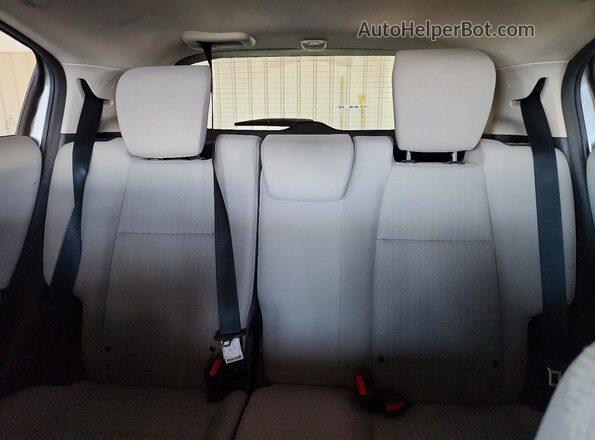3CZRU6H54HM713601 2017 HONDA HR-V Silver Rear seats view