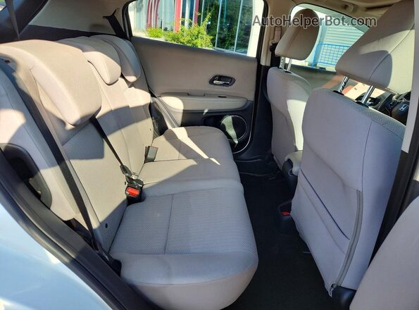 3CZRU6H54JM711904 2018 HONDA HR-V White Вид задньої частини салону