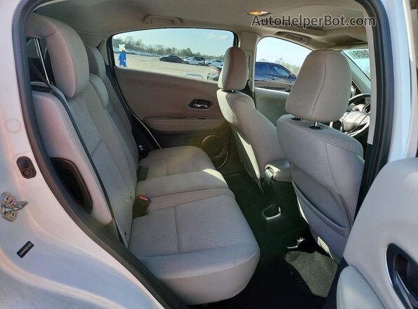 3CZRU6H56JM710835 2018 HONDA HR-V White Rear interior view