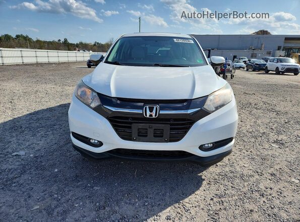 3CZRU6H56JM710835 2018 HONDA HR-V White Front view