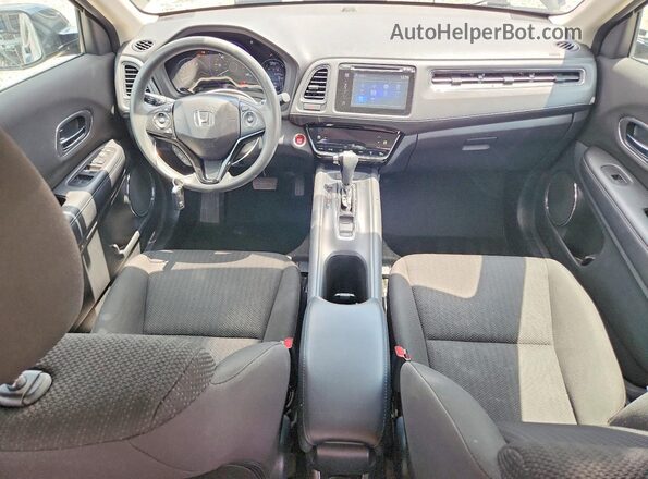 3CZRU6H58JM726261 2018 HONDA HR-V Черный Вид панели приборов