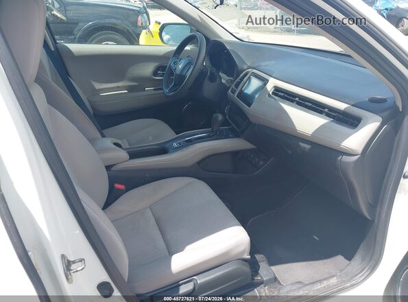 3CZRU6H59HM714811 2017 HONDA HR-V Белый Вид салона спереди