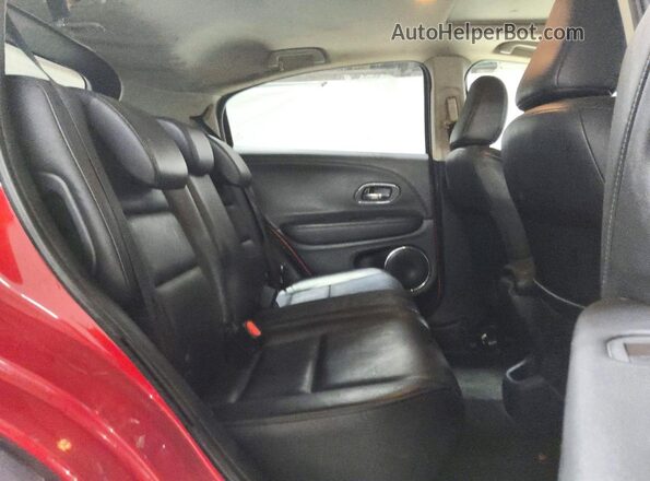 3CZRU6H70HM733104 2017 HONDA HR-V Red Rear interior view