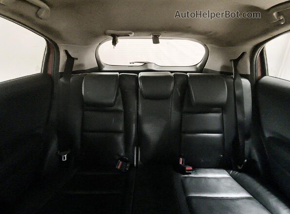 3CZRU6H70HM733104 2017 HONDA HR-V Red Rear seats view