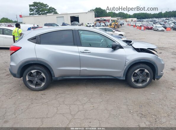 3CZRU6H70JM716583 2018 HONDA HR-V Silver Rear interior view