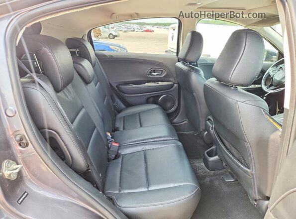 3CZRU6H71JM712400 2018 HONDA HR-V Gray Rear interior view