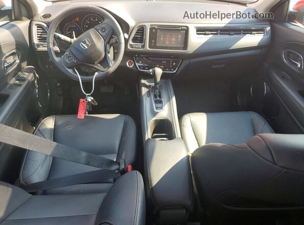 3CZRU6H73JM718036 2018 HONDA HR-V Красный Вид панели приборов
