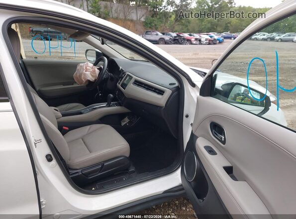 3CZRU6H74HM711185 2017 HONDA HR-V White წინა სალონის ხედი