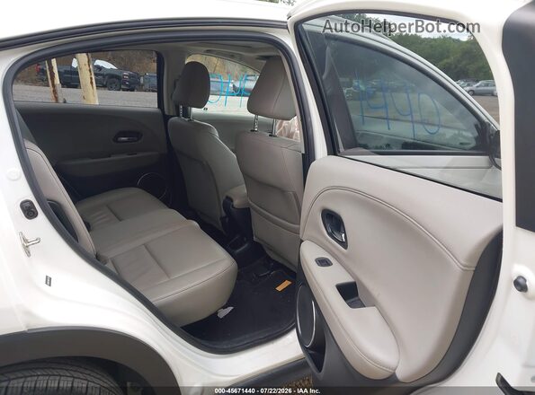 3CZRU6H74HM711185 2017 HONDA HR-V White VIN კოდის სტიკერის ხედი