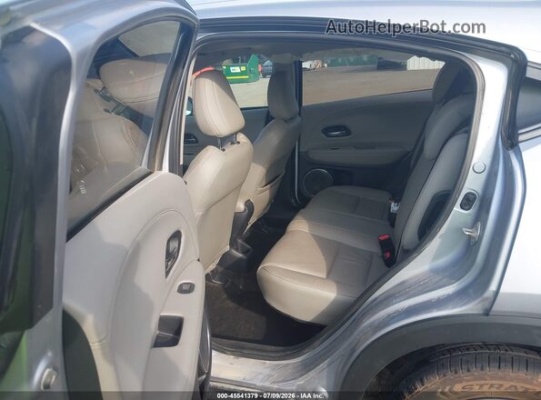 3CZRU6H76NM705738 2022 HONDA HR-V Silver VIN կոդի պիտակի տեսք
