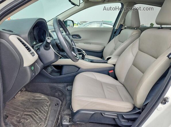 3CZRU6H77JM701465 2018 HONDA HR-V White Սալոնի դիմացի տեսք