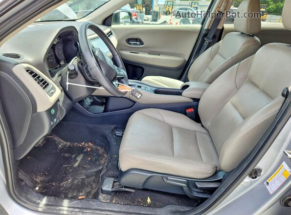 3CZRU6H77JM731372 2018 HONDA HR-V Silver Vista interior delantera