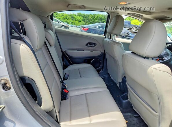 3CZRU6H77JM731372 2018 HONDA HR-V Silver Vista de los asientos traseros