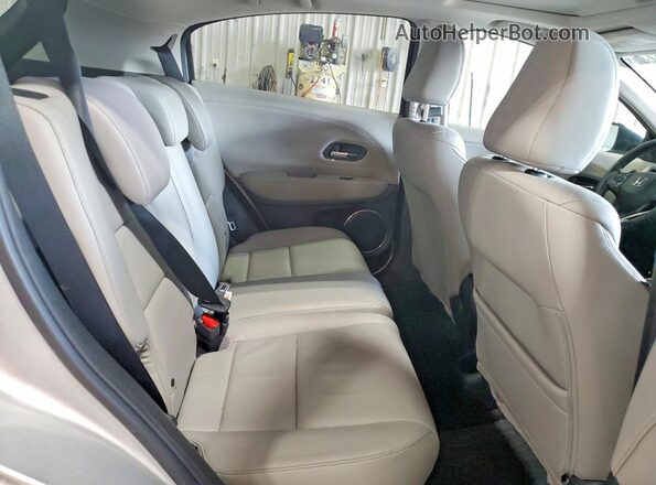 3CZRU6H79GM708720 2016 HONDA HR-V Silver Rear seats view