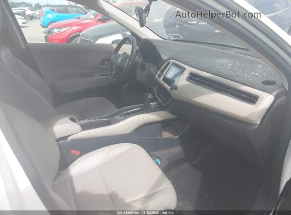 3CZRU6H7XHM734180 2017 HONDA HR-V White Вид салону спереду