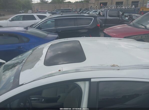 3CZRU6H7XHM734180 2017 HONDA HR-V White Вид спереду