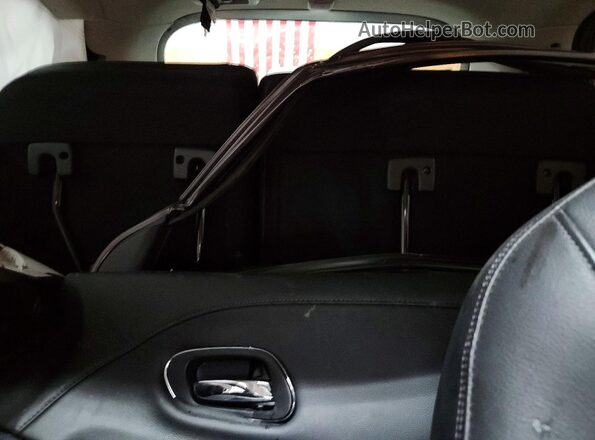 3CZRU6H97KM705874 2019 HONDA HR-V Purple Vista de los asientos traseros